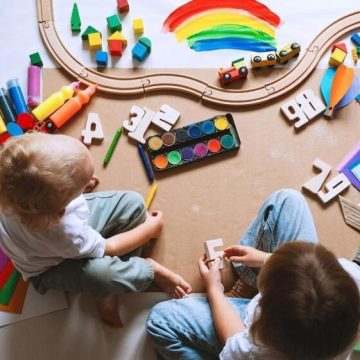 maria-montessori-brinquedos-pedra-1-768x561